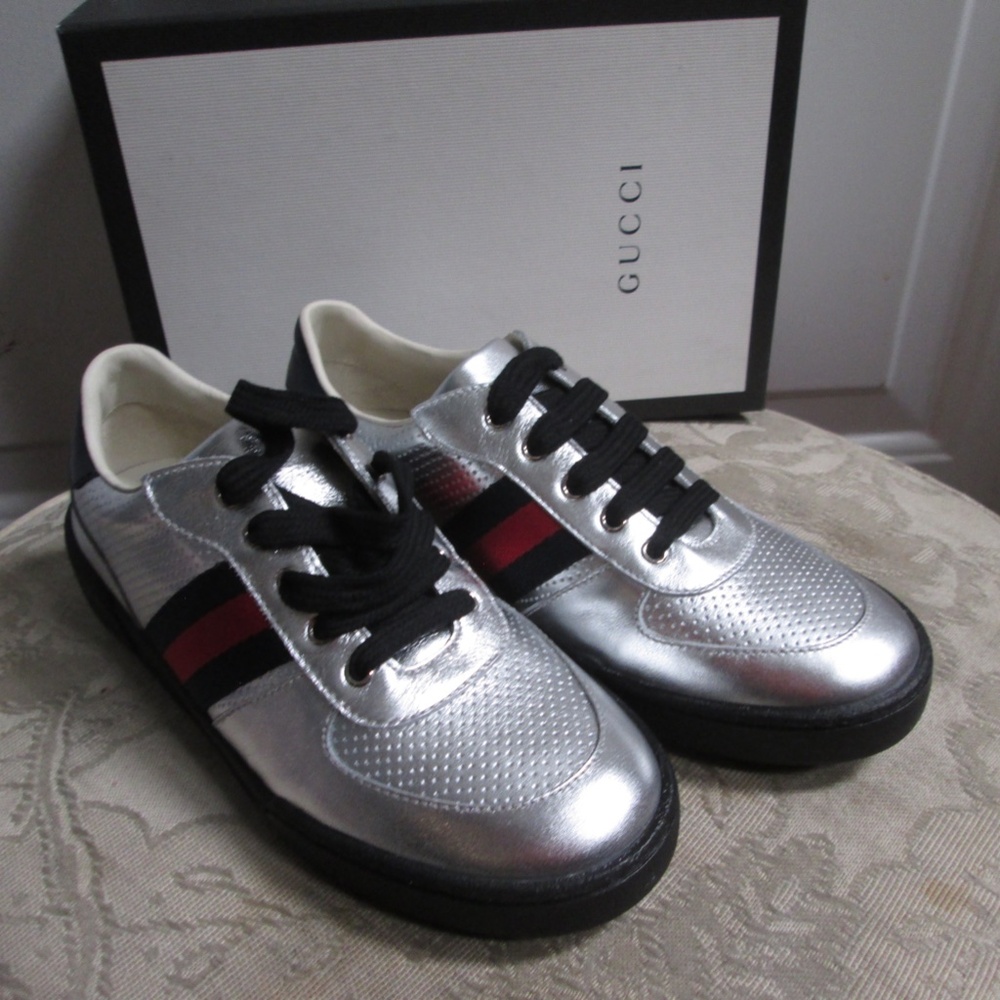 NWB GUCCI Ace sneakers with Blue and Red Web Sz Euro 33/US 2